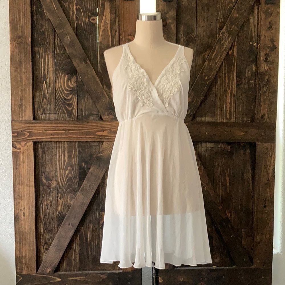 sleep gown lounge by Juntion West Ivory/white